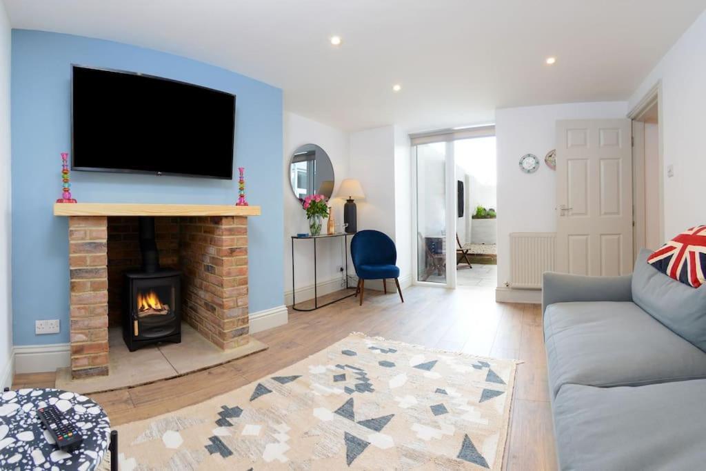 Apartment West With Free Parking Whitby Exterior foto